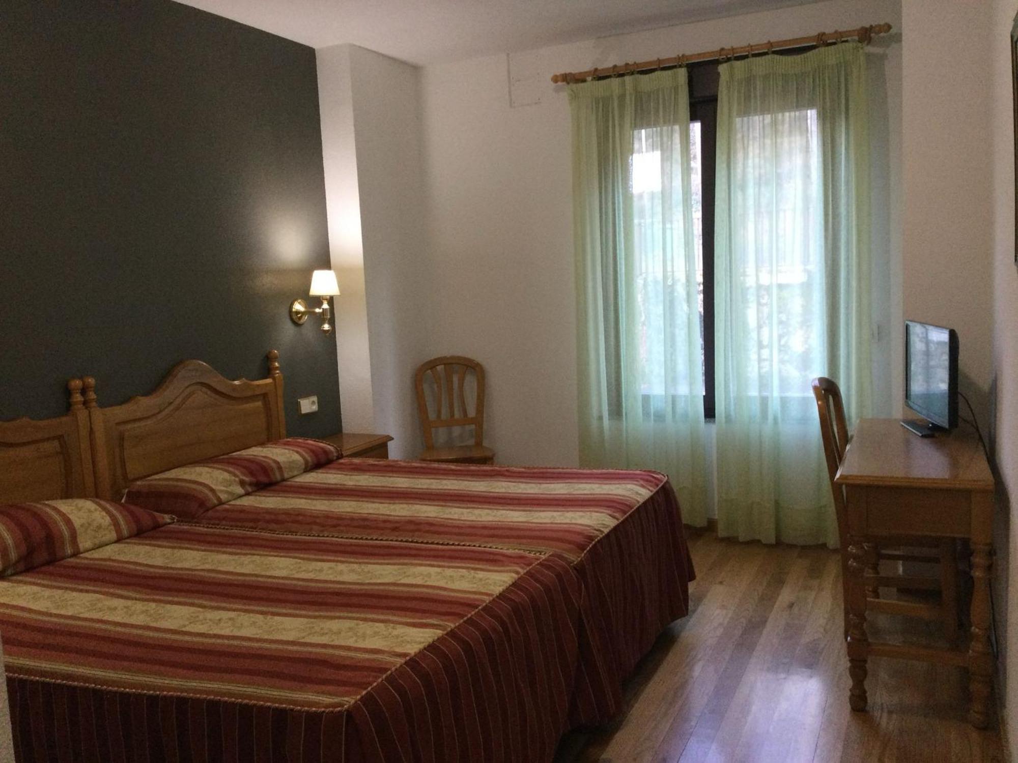 Hotel Cinco Castanos Канделаріо Екстер'єр фото